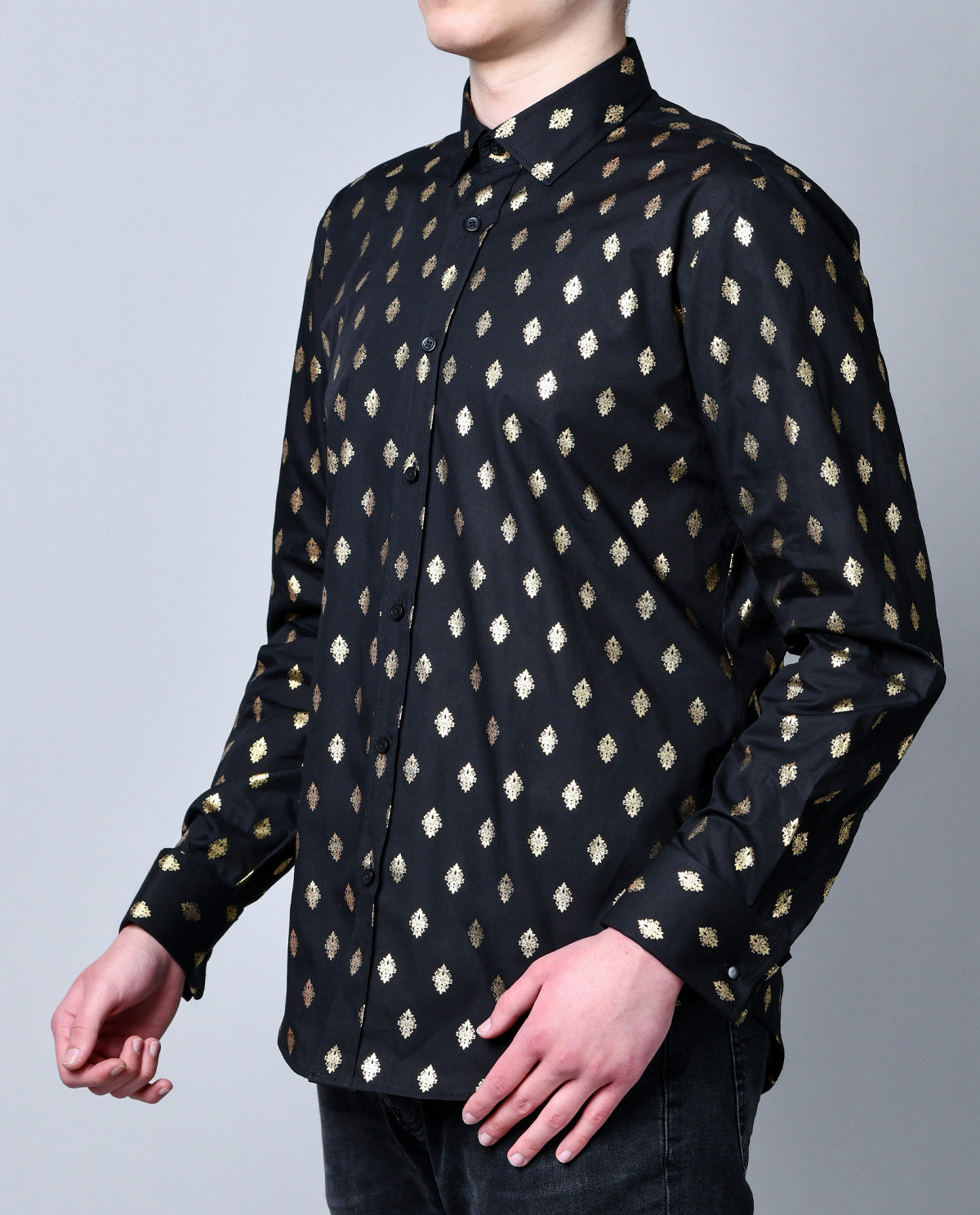 Gold Ornate on black