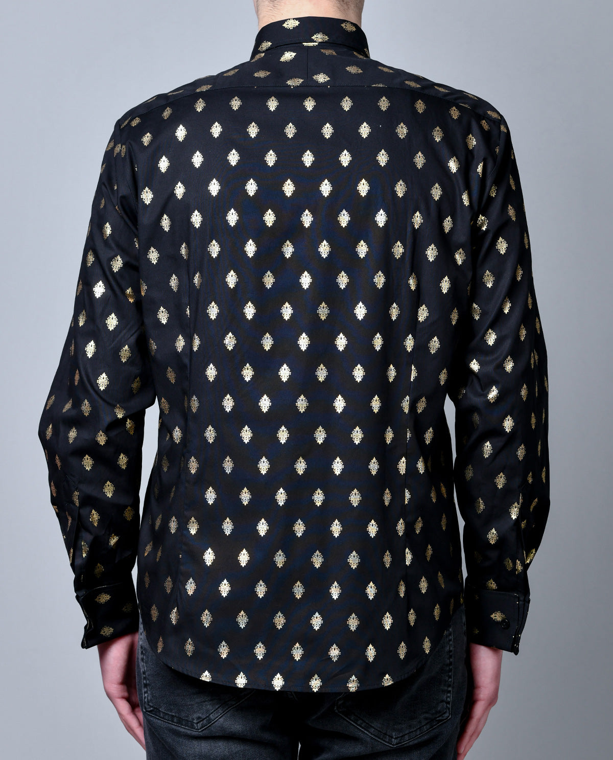 Gold Ornate on black