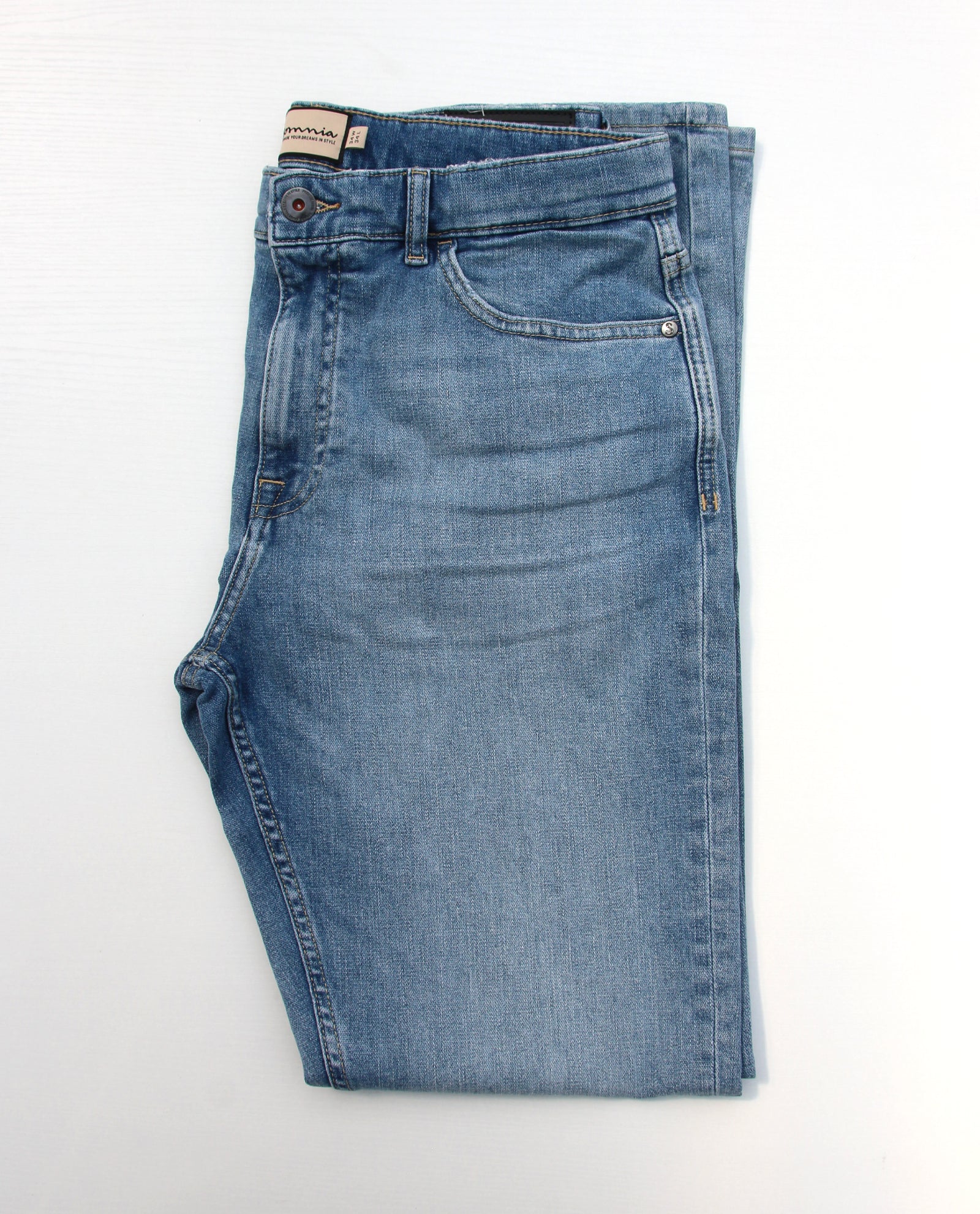 Somnia Men's Light-Medium Wash Stretch Jeans
