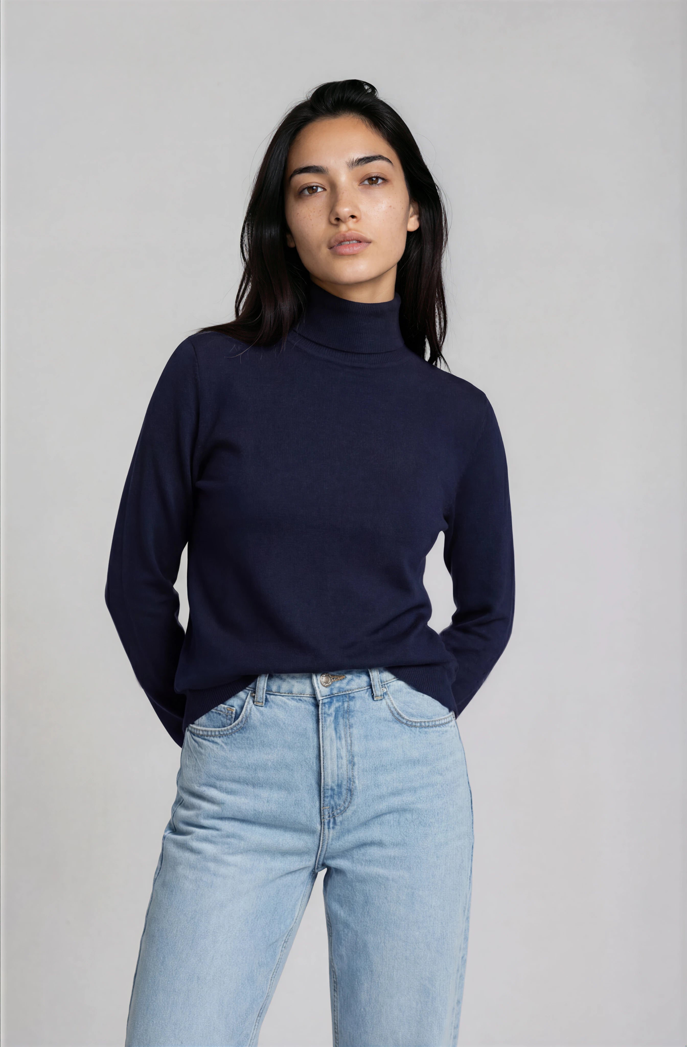 Women’s Extra-Fine Merino Wool Roll Neck Sweater — Dark Navy